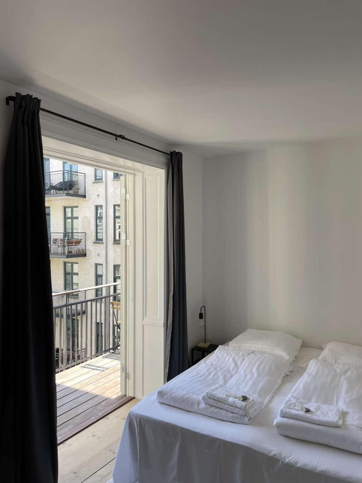 Amazing 2-bedroom By The Lakes * Copenaghen