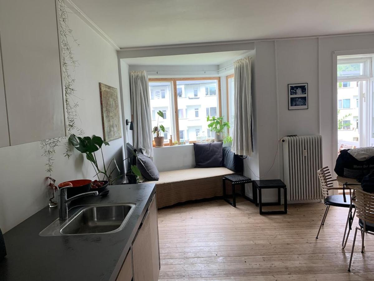 Appartement In Quiet Neighbourhood *