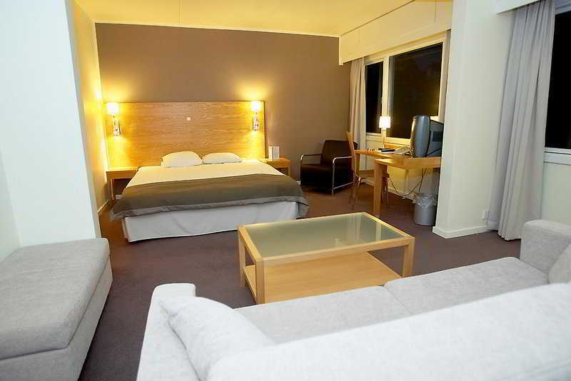 Western Park Globetrotter Airport 3*