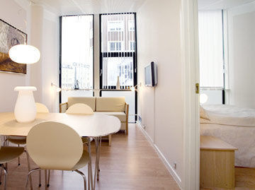 First G & Suites 4*