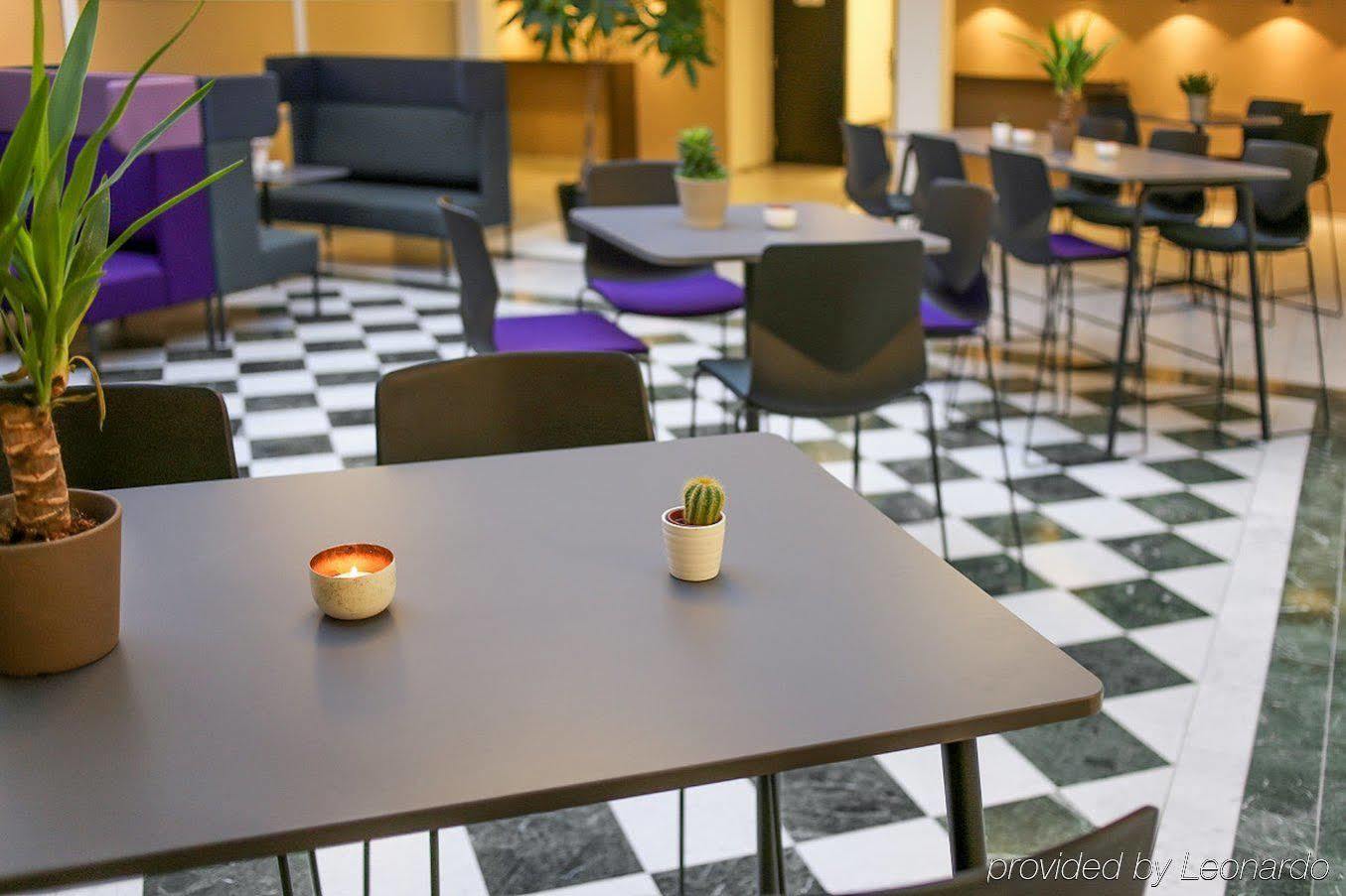 Western Park Globetrotter Airport Hotel 3*