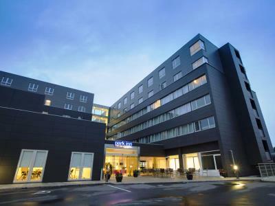 Western Park Globetrotter Airport Hotel 3*