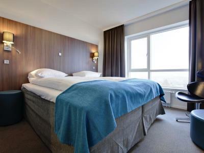 Western Park Globetrotter Airport Hotel 3*