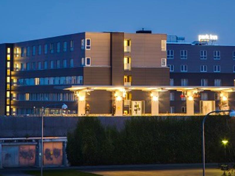 Western Park Globetrotter Airport Hotel