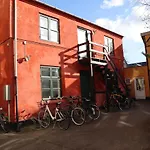 Charming Red Courtyard Apartment