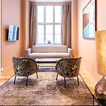 Redecorated Luxury Home In Center