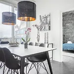 High-End Apartment With Rooftop Terrace And Gym