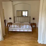 Elegant Apartment In Historic City Center