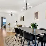 Modern 3-Bedroom Apartment Near Metro Station In Copenhagen Orestad
