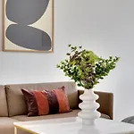 Sanders Arena - Lovely Three-Bedroom Apartment Close To Metro Station