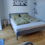 Beautiful Apartment In Hip Area Close To The Beach