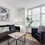Bright Apartment In Elegant Osterbro
