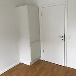 Single Room In Shared Apartment With Single Bed