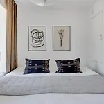 Sanders Field\'S - Chic Three-Bedroom Apartment Townhouse With Private Terrace