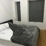 Big Room In Shared Apartment With King Size Bed