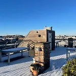 Central Two Bedroom Apartment