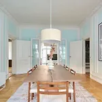 Moderen And Sleek 3Br With Bath By The Lakes And Metro