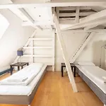 White Douplex Charm: Big Flat In The City Centre