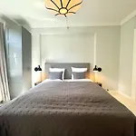 Two Bedroom Flat In Vibrant Area