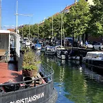 Christianshavn Canalside Luxury Apartment