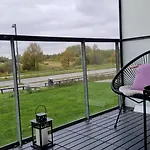 Modern, Fully Equipped Flat