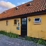 Yellow House Hostel