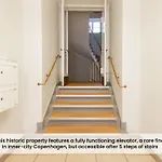 Sanders Monarch - Charming One-Bedroom Apartment With Two Balconies
