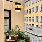 Cosy Old Town Apartment In Copenhagen Gammel Strand