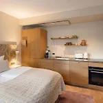 Hypernym Hotel & Suites