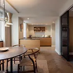 Hypernym Hotel & Suites