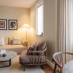 Hypernym Hotel & Suites
