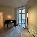 Outhentic Apartment