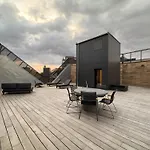 Exclusive Penthouse With Sunset Views