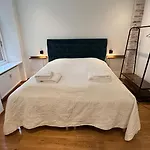 Central Apartment - Rap 8