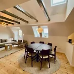 Large Apartment In Lovely Urban Area In Cph O