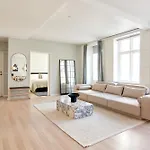 2Br In Vibrant & Colourful Nyhavn Copenhagen City