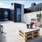 Smuk Arkitekttegnet Hus I Newyorker-Stil