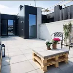 Smuk Arkitekttegnet Hus I Newyorker-Stil