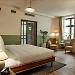 Hotel Sanders