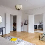 Rare 4Br Apartment W Unique Details In Cph City