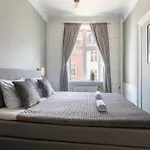 Large Flat With Canal View In Central Cph City