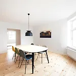 Fantastic 2-Bed In Vesterbro