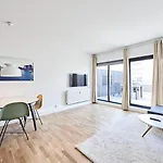 Cool 1-Bed With Private Terrace