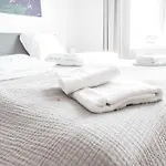 Beautiful 2-Bed Apartment.