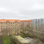 Nice 2-Bed In Frederiksberg