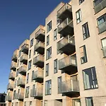 Fantastic 2-Bed Wbalcony In North Habour