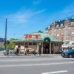 New Charming Apt In City Center