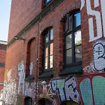 Perfect Couples Retreat In Urban Area