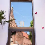 Deluxe Apartment At Perfect Location