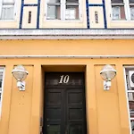 Unique Apartment W Exposed Beams Next To Tivoli
